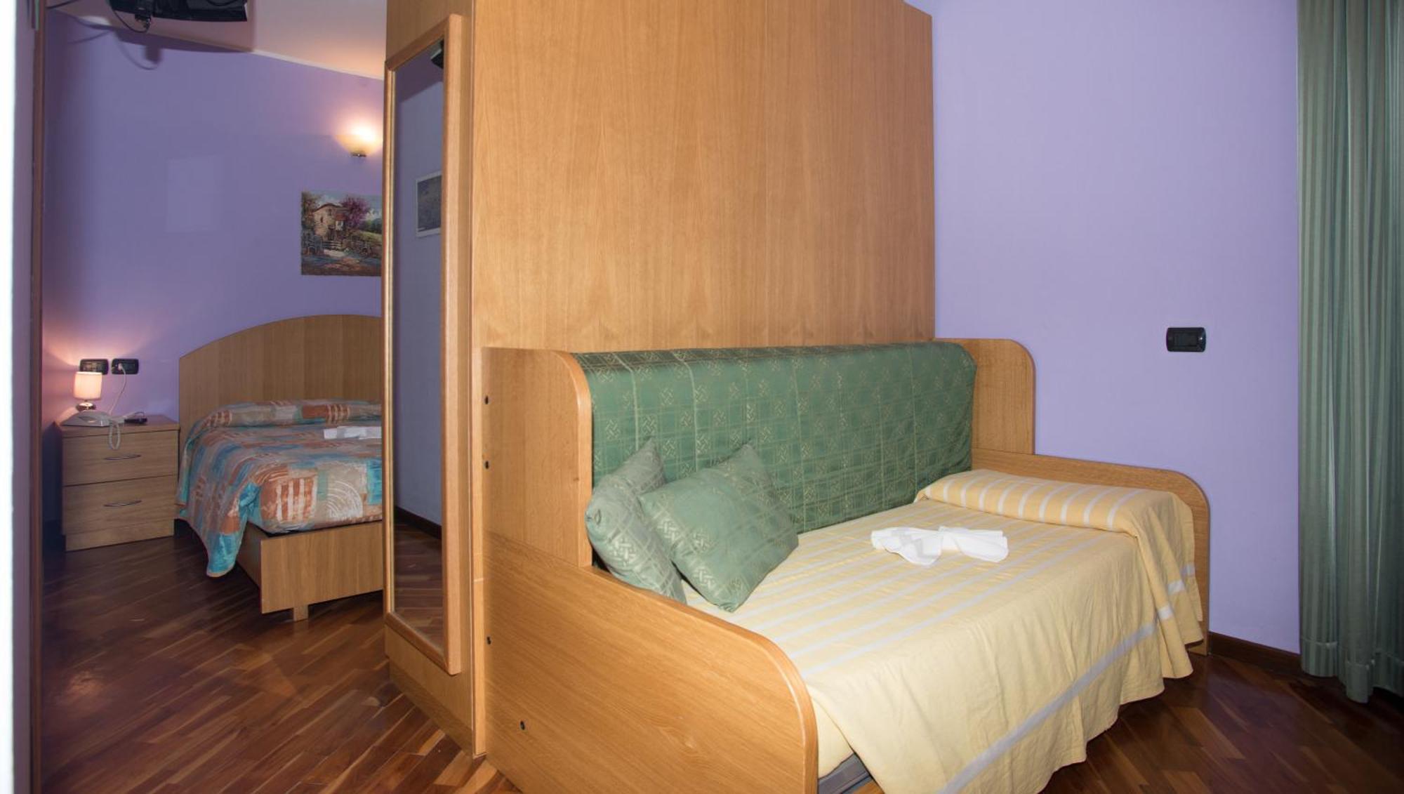 Hotel Pigna D'Oro Chiesa in Valmalenco Exteriör bild