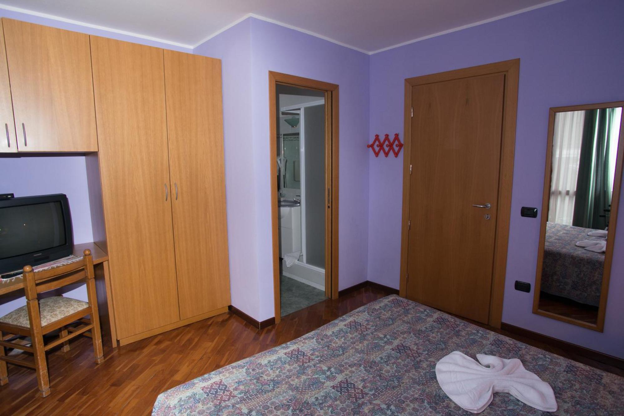Hotel Pigna D'Oro Chiesa in Valmalenco Exteriör bild